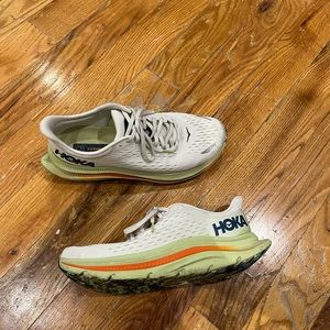 Hoka Kawana Size 9.5